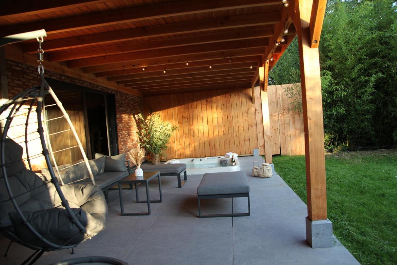 Dionbulles & Dionlodge Guesthouse, Private Wellness Pool In Option Chaumont-Gistoux エクステリア 写真