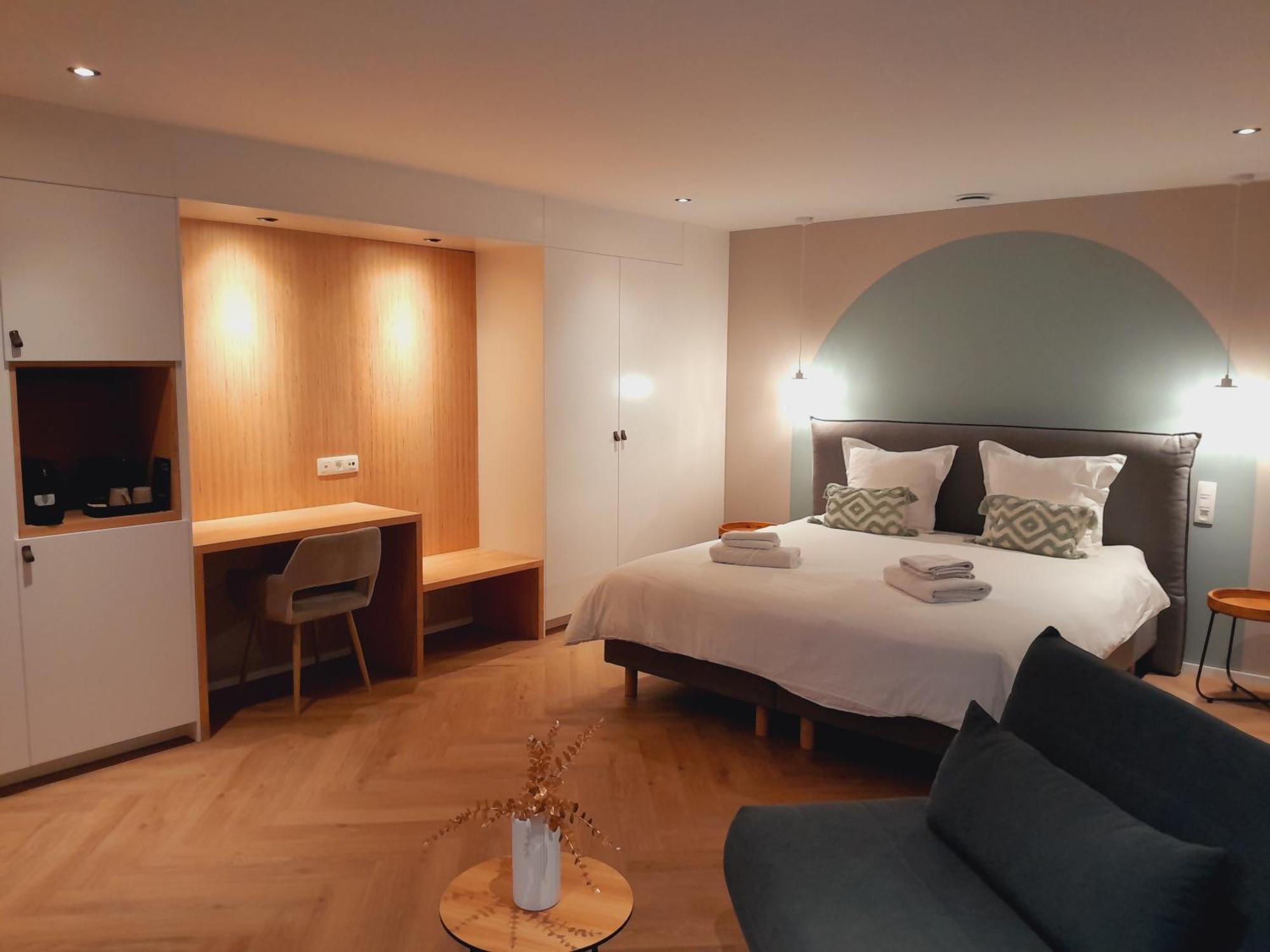 Dionbulles & Dionlodge Guesthouse, Private Wellness Pool In Option Chaumont-Gistoux エクステリア 写真
