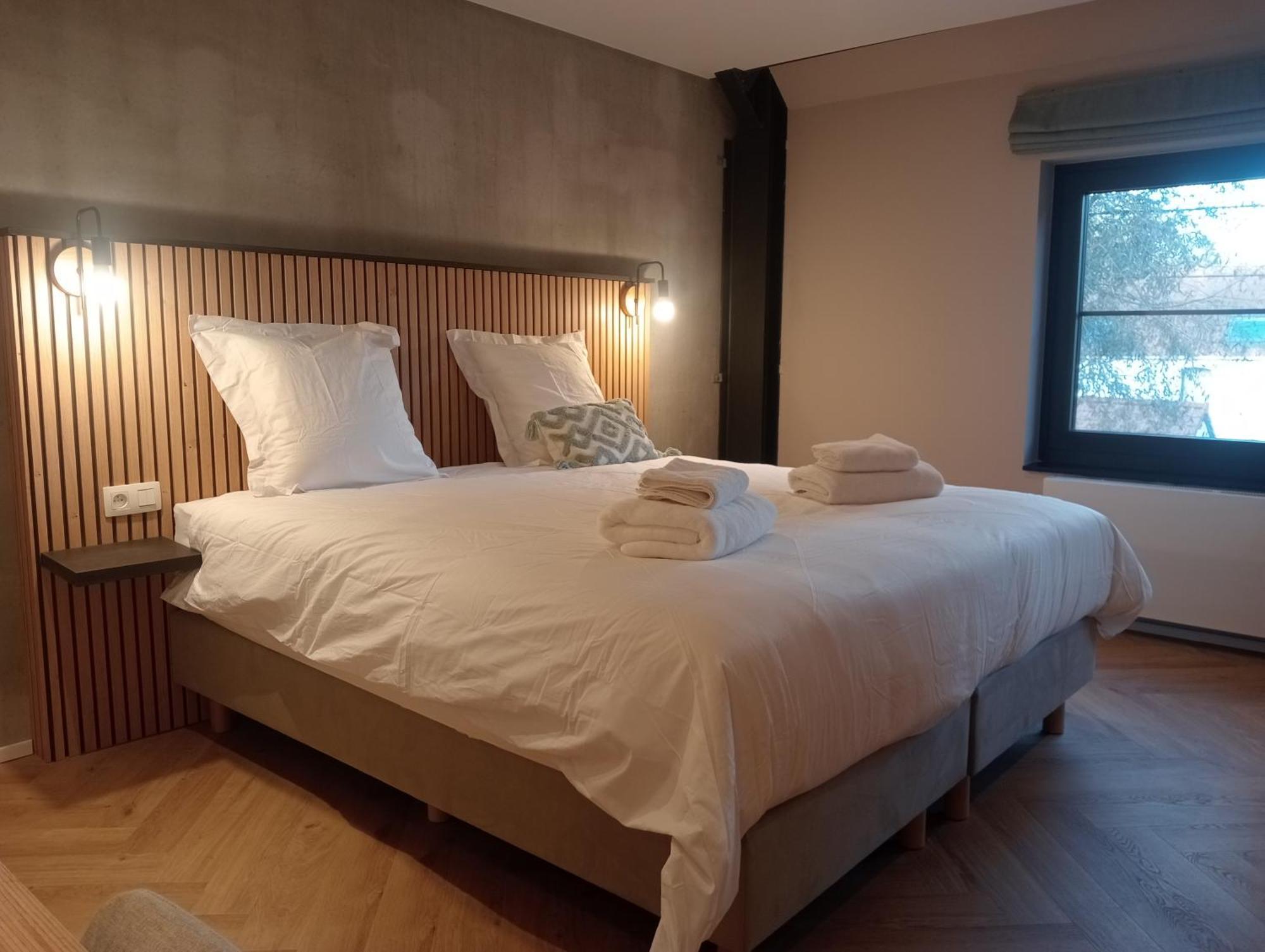 Dionbulles & Dionlodge Guesthouse, Private Wellness Pool In Option Chaumont-Gistoux エクステリア 写真